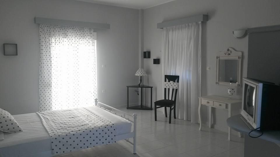 Efstathia Hotel Xirokambos  Екстер'єр фото