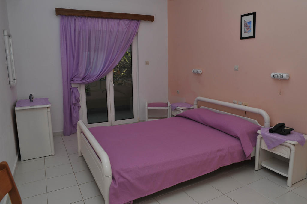 Efstathia Hotel Xirokambos  Номер фото