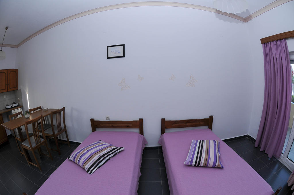 Efstathia Hotel Xirokambos  Номер фото