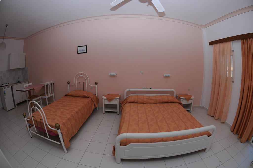Efstathia Hotel Xirokambos  Номер фото
