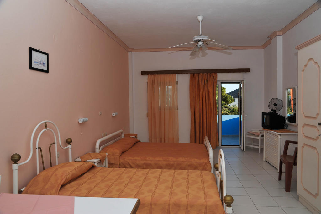 Efstathia Hotel Xirokambos  Номер фото